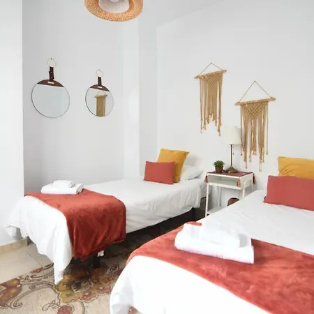 Near The - 3bed - 2bath - Wifi Apartment *