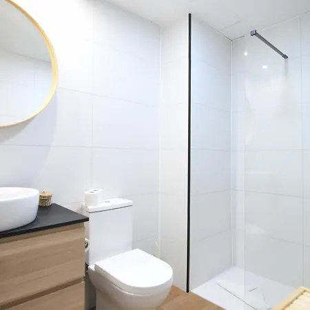 Near The - 3bed - 2bath - Wifi Apartment *